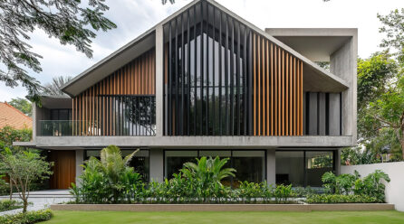 Modern Tropical House Design with Smart Shading
